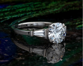 White Gold diamond engagement ring